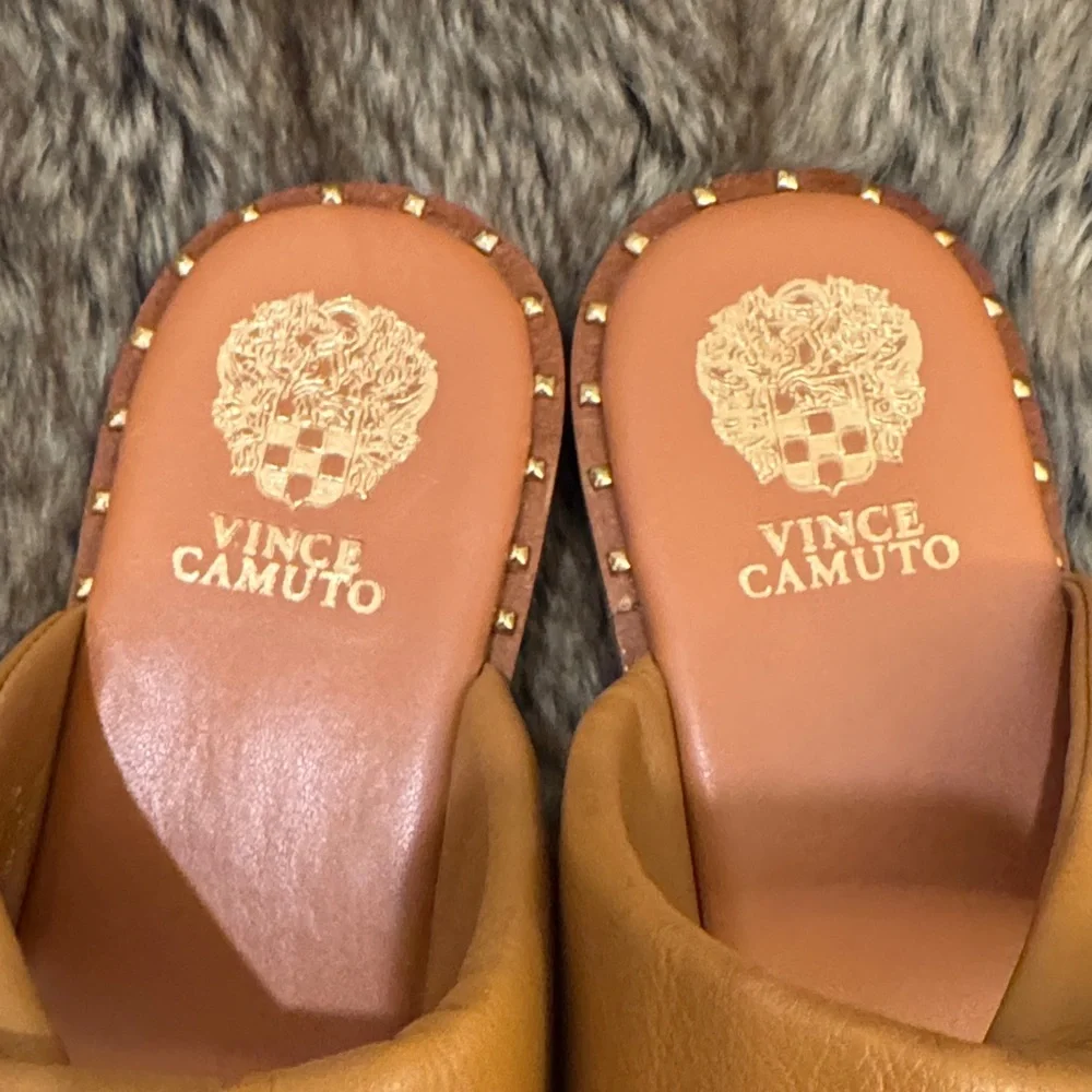 Vince Camuto Tan Leather Crossover Slide Sandals with Gold Stud Trim - Picture 2 of 6